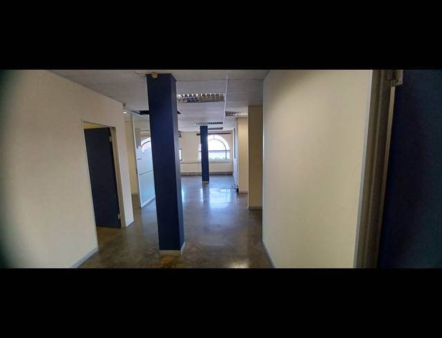 389M² OFFICE TO LET IN HYDE PARK